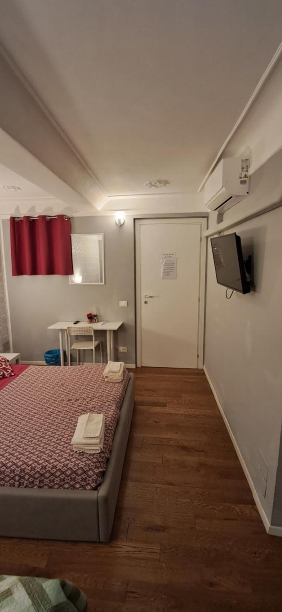 B&B Italian Guest Genova Bagian luar foto