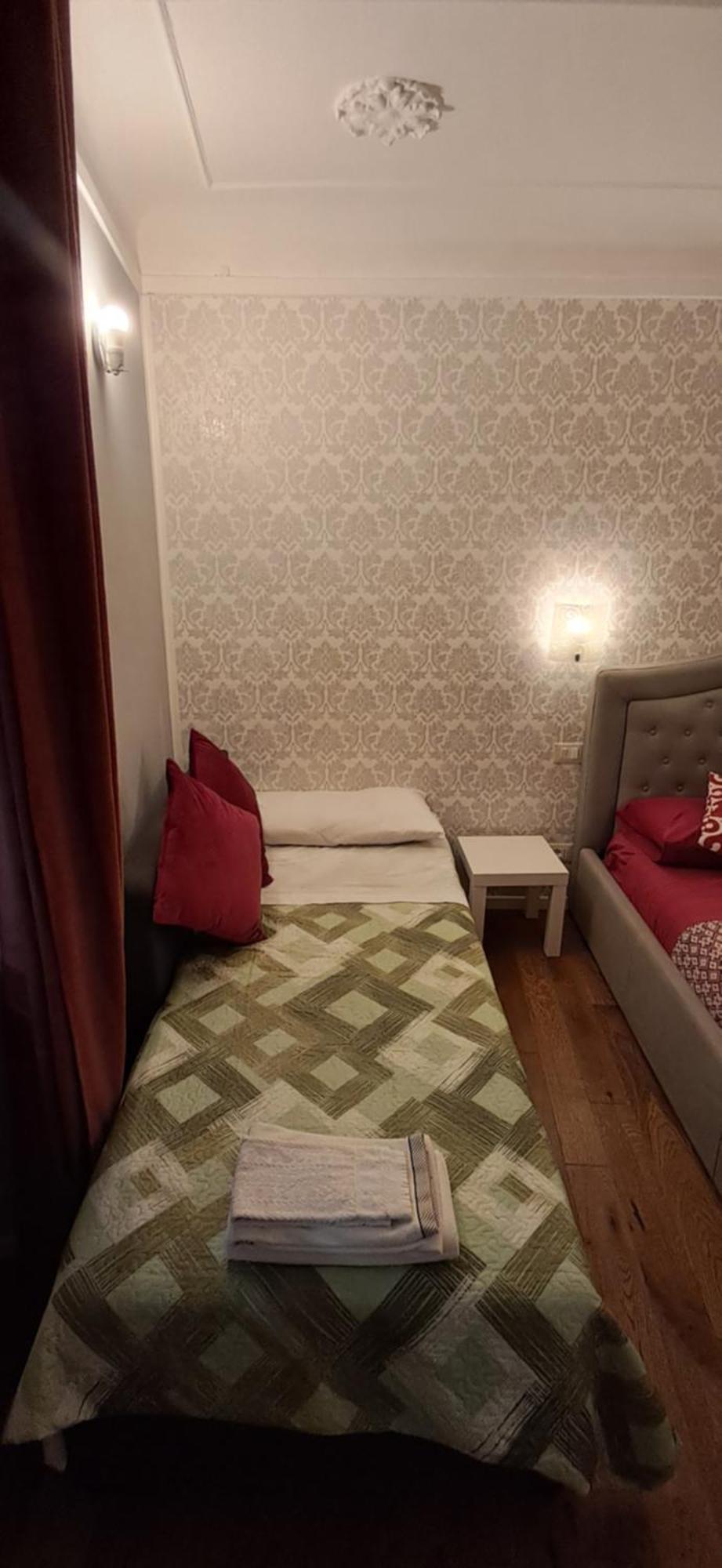 B&B Italian Guest Genova Bagian luar foto