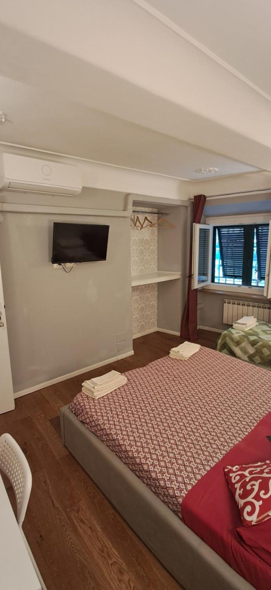 B&B Italian Guest Genova Bagian luar foto